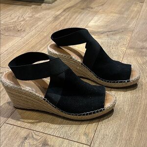 NWOT Kenneth Cole Gentle Souls wedges